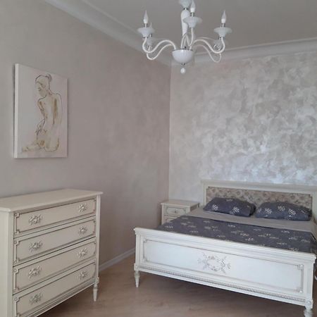 צ'יסינאו Luxury Apartment In The Center מראה חיצוני תמונה